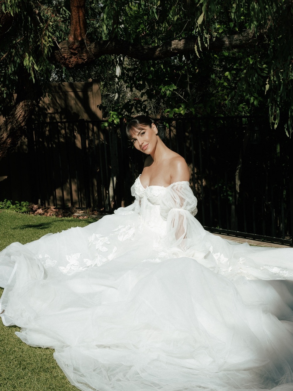 (FaceTime for serious buyers) Off-Shoulder White Wedding Ball Gown